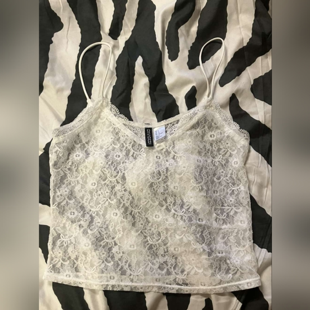 Divided H&M white lace top size small